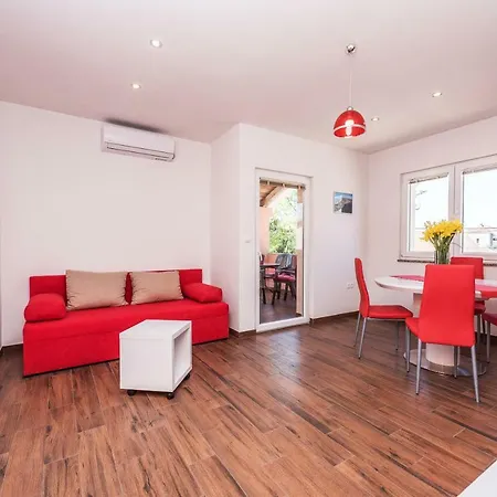 Micko Apartment *